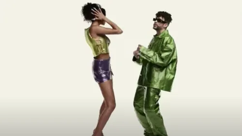 Bad Bunny reprend la "Macarena" 